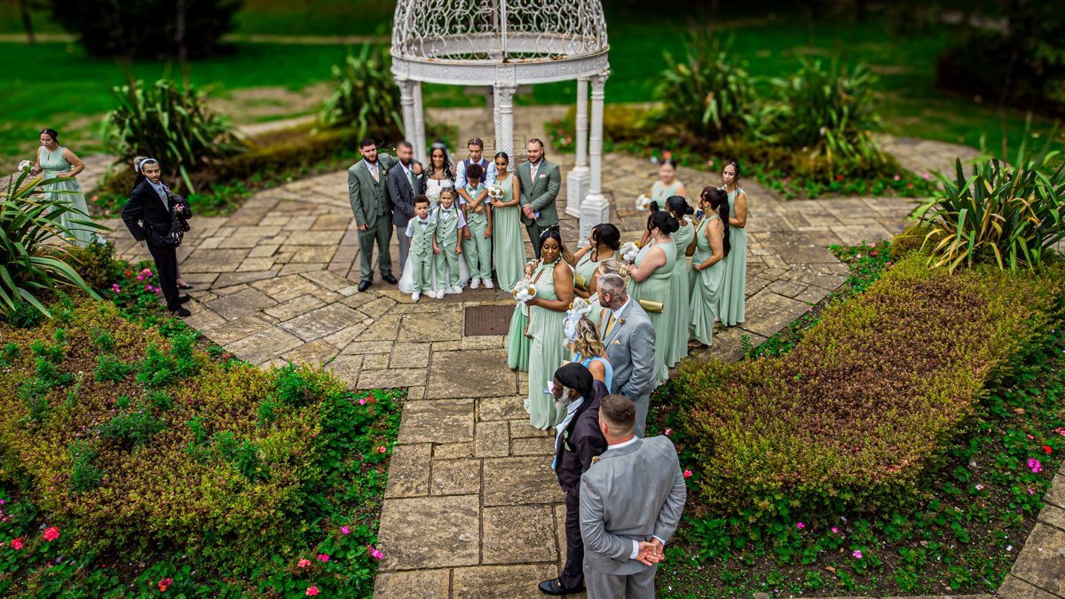 Wedding party portrait in the garden